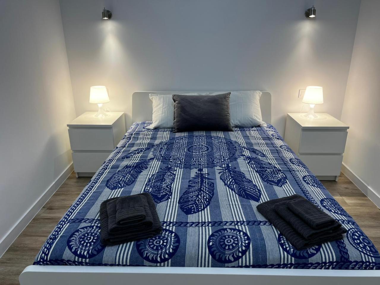 Rodrigues 15 Aparthotel Valencia Exteriör bild