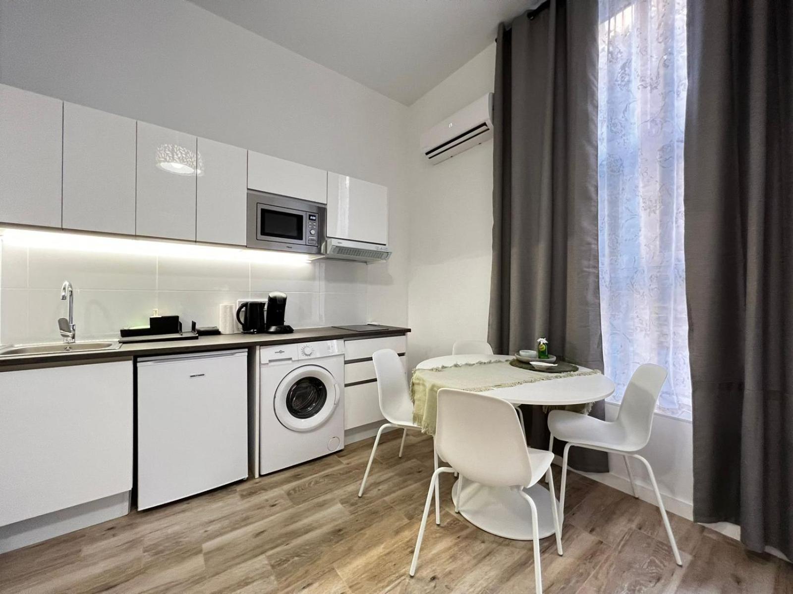 Rodrigues 15 Aparthotel Valencia Exteriör bild