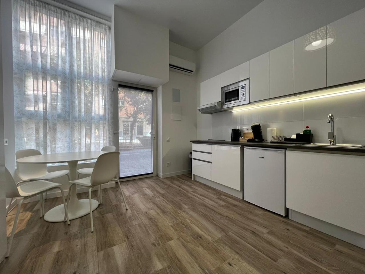Rodrigues 15 Aparthotel Valencia Exteriör bild