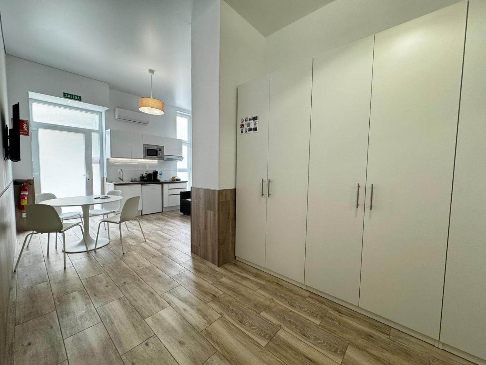 Rodrigues 15 Aparthotel Valencia Exteriör bild